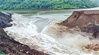 Karam Dam Leakage Case : कारम बांध के दागियों पर मेहरबानी, निलंबित अधिकारी सेवानिवृत्ति के दिन बहाल