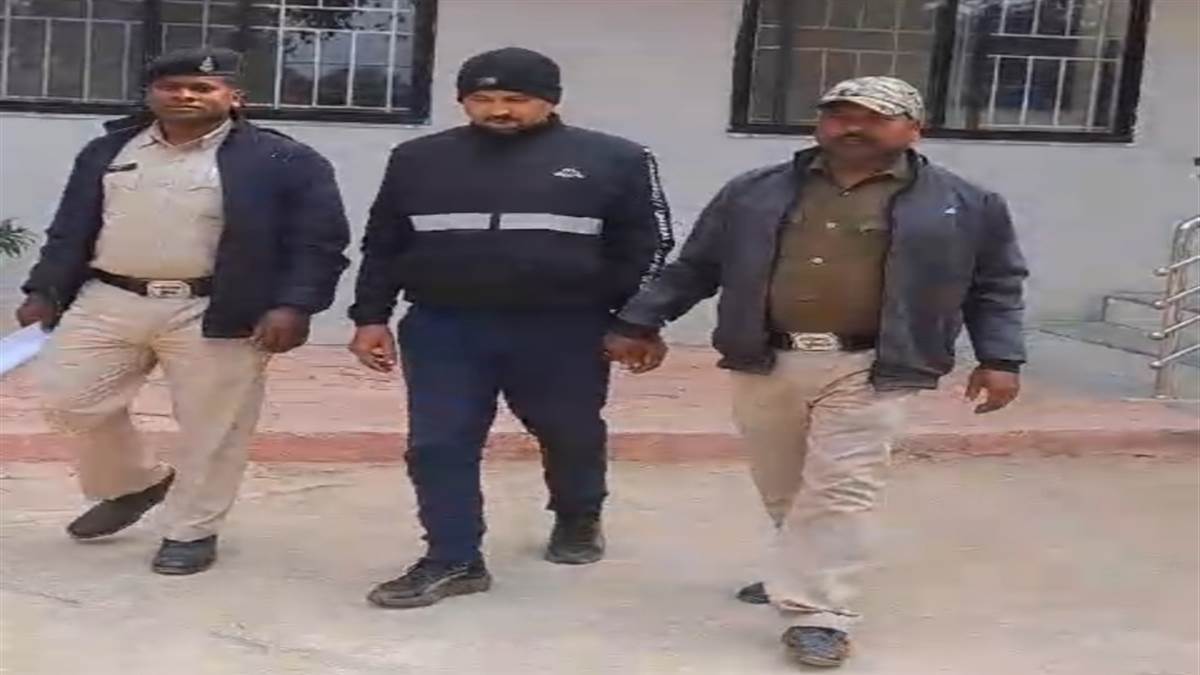 Ambikapur Information:मेडिकल में प्रवेश के नाम पर साढ़े सात लाख की ठगी,गया का आरोपित गिरफ्तार