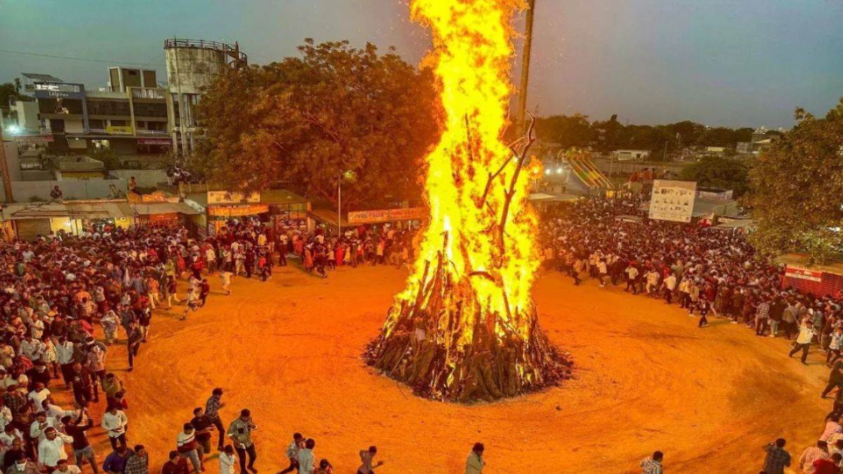 भद्रा के साये में आखिर कब होगा होलिका का पूजन व दहन, जानें शुभ समय