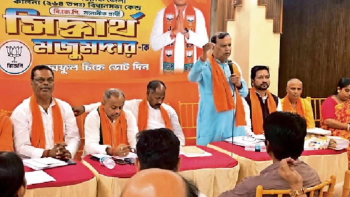 बंगाल के 56 विधानसभा क्षेत्रों में छत्तीसगढ़ के नेताओं ने डाला डेरा