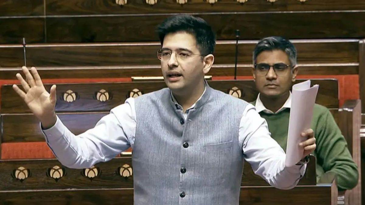 राघव चड्ढा-केजरीवाल के बीच बढ़ी दूरियां? डिप्टी लीडर पद से हटने के बाद सांसद का पहला पोस्ट वायरल, कह दी दिल की बात