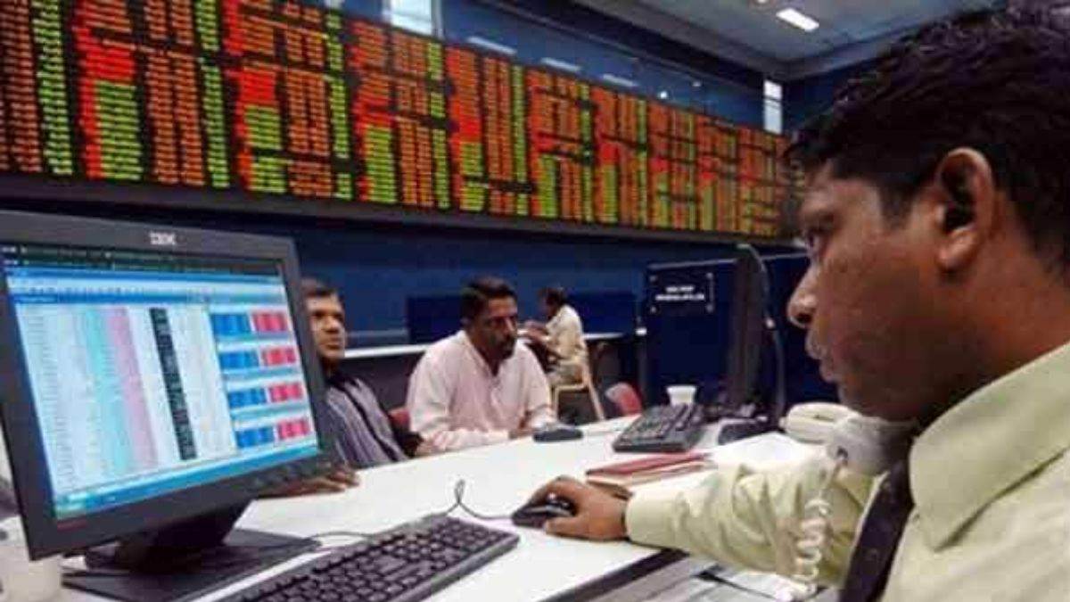 02_05_2025-share_market_investor_2_may.jpg