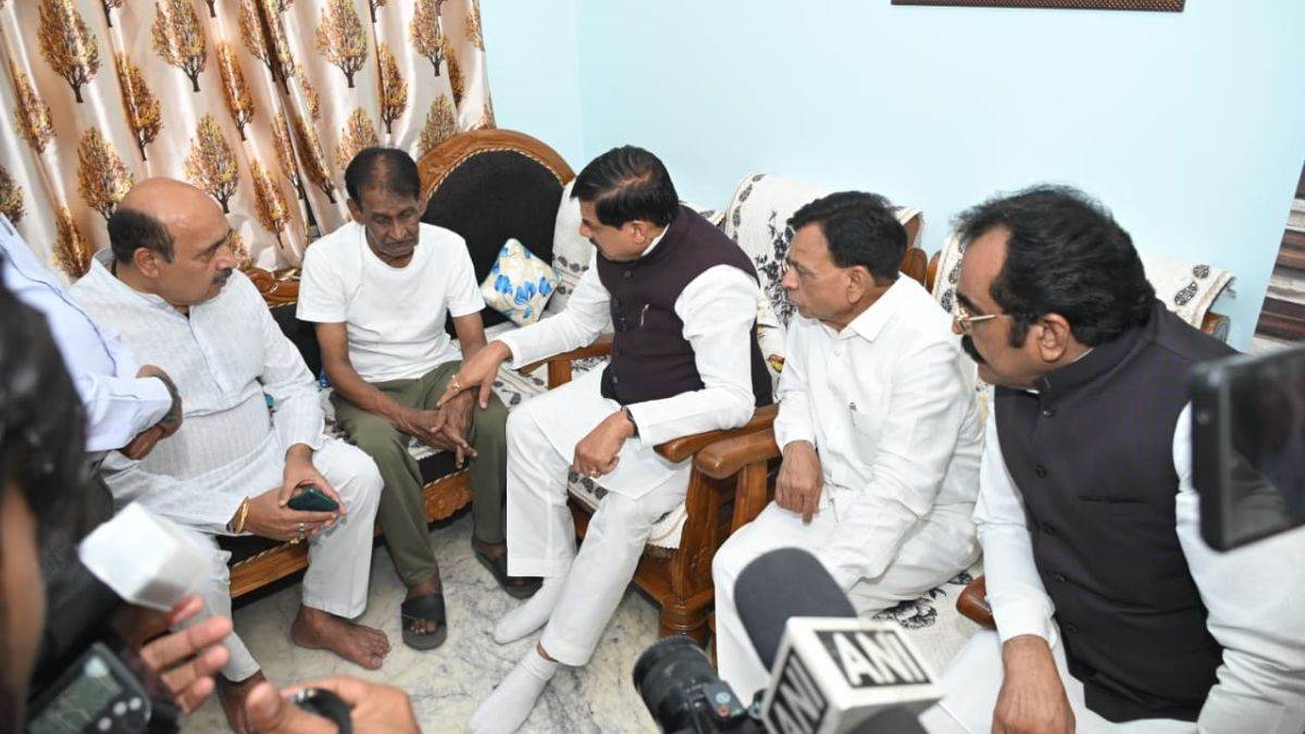 हवाई जहाज से भेजे जाएंगे शव... CM मोहन यादव ने जबलपुर हादसे के पीड़ितों को हर संभव मदद का दिया भरोसा