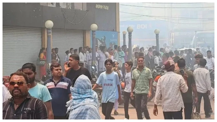 चांपा के व्यस्ततम रोड पर अग्निकांड: पद्मिनी मल्टीप्लेक्स में भीषण आग से मचा हड़कंप, करोड़ों की संपत्ति खाक