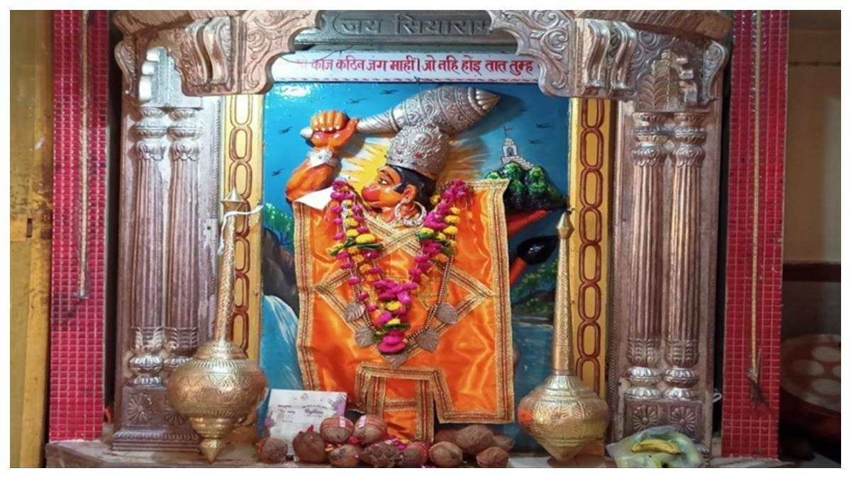 जबलपुर में हैं दुष्टों को खदेड़ने जैसी मुद्रा वाले हनुमानजी, ज्येष्ठ मास के पांचवें बड़े मंगल पर आज अर्जी लगाएंगे भक्‍त