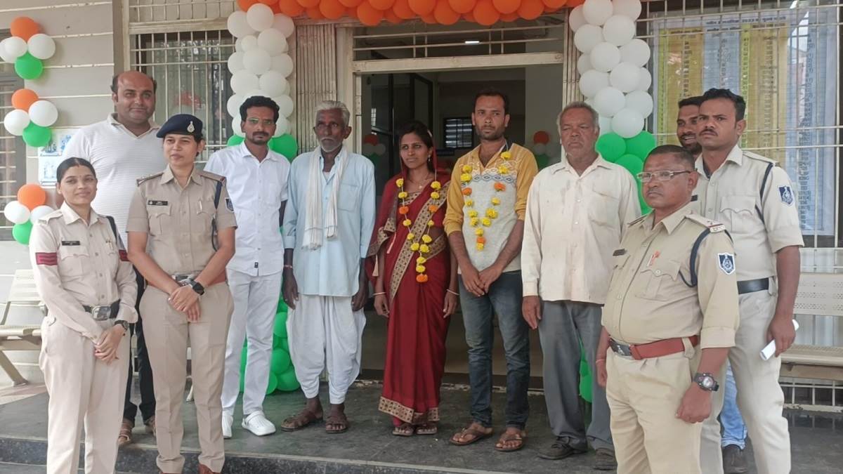 Bhopal Information: मुलताई थाने में स्‍वजनों की मौजूदगी में प्रेमी युगल की कराई दोबारा शादी