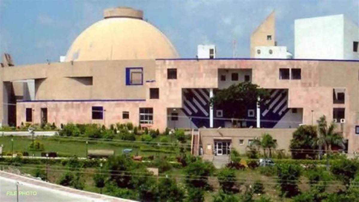 MP Meeting Monsoon Session: नर्सिंग कालेज घोटाले पर विधानसभा में सत्तापक्ष व विपक्ष के मध्य तीखी तकरार, राहुल गांधी के बयान पर भी नोंकझोंक