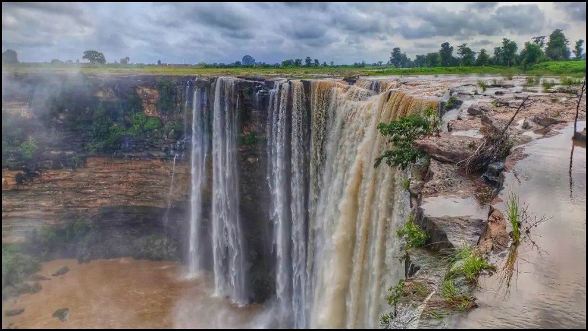 MP First Glass Bridge: पन्ना के बृहस्पति कुंड में बनेगा प्रदेश का पहला ग्लास ब्रिज, टूरिस्ट करीब से निहार सकेंगे जलप्रपात