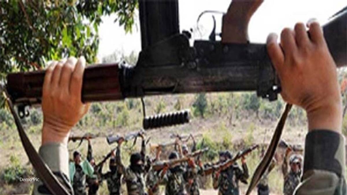 Sukma Information: छत्‍तीसगढ़ में पुलिस को मिली बड़ी कामयाबी, महिला समेत दो हार्डकोर इनामी नक्सलियों ने आत्मसमर्पण