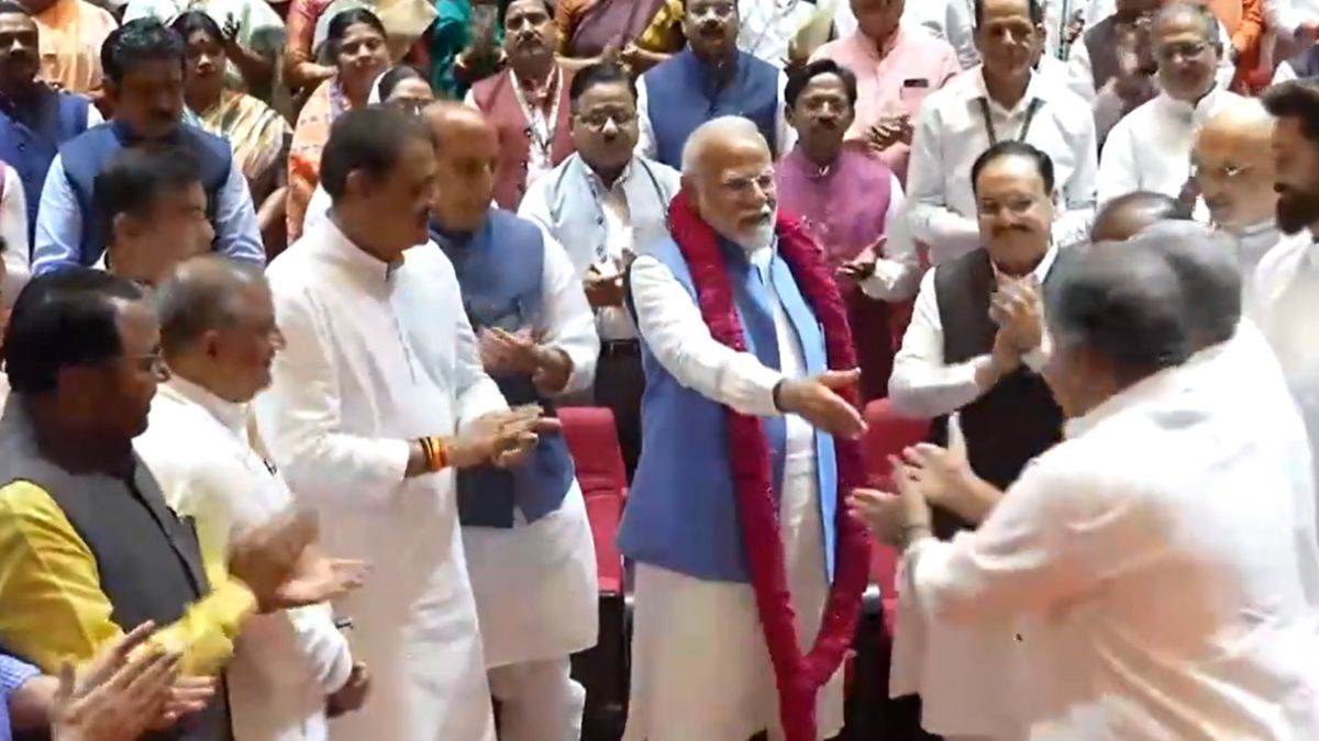 LIVE Parliament Session 2024: NDA संसदीय दल की पहली बैठक में मोदी ने दिया गुरु मंत्र, आज लोकसभा में भी बोलेंगे पीएम