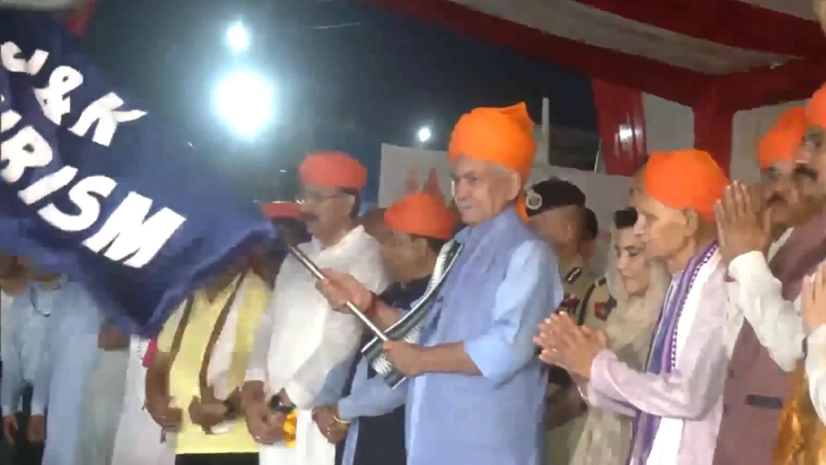 Amarnath Yatra 2025: ‘हर-हर महादेव’ के जयकारे के साथ पहला जत्था रवाना… कल होंगे बाबा बर्फानी के पहले दर्शन