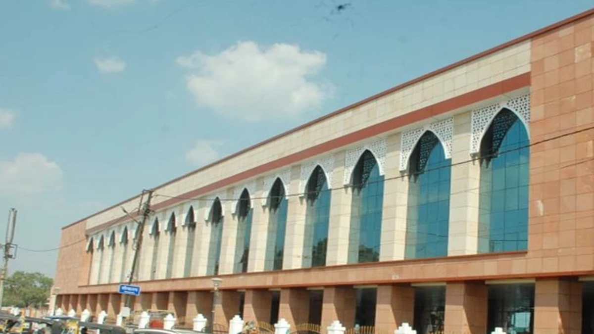 Bhopal Railway Station: भोपाल रेलवे स्टेशन पर यात्रियों के लिए बड़ी सुविधा, इसी हफ्ते से खुलेगा एसी वेटिंग रूम