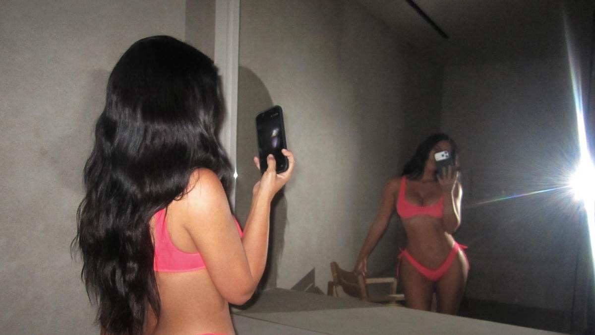 बिकिनी में Kim Kardashian की दिलकश अदाएं, खूबसूरती ने इंटरनेट पर मचाया तहलका