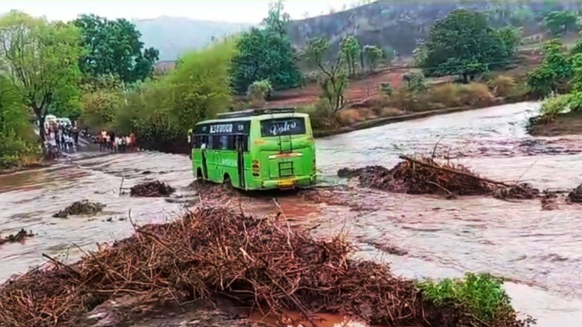 Rain in MP: मालवा-निमाड़ अंचल पर मानसून हुआ मेहरबान, कहीं राहत तो कहीं जोखिम
