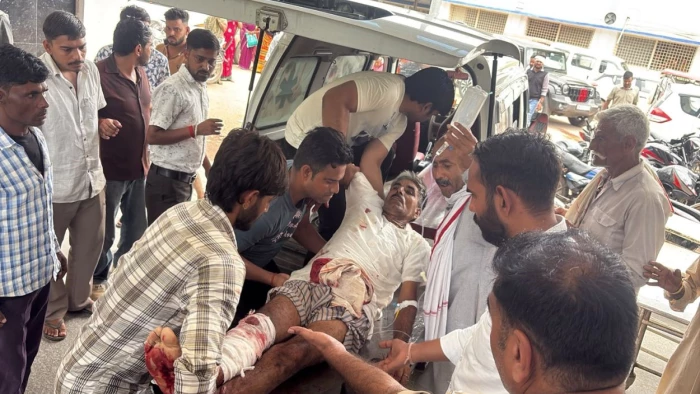 मुरैना के बसई गांव में एक ही परिवार के दो पक्षों के बीच अंधाधुंध फायरिंग, दो सगे भाइयों की मौत; तीन की हालत गंभीर