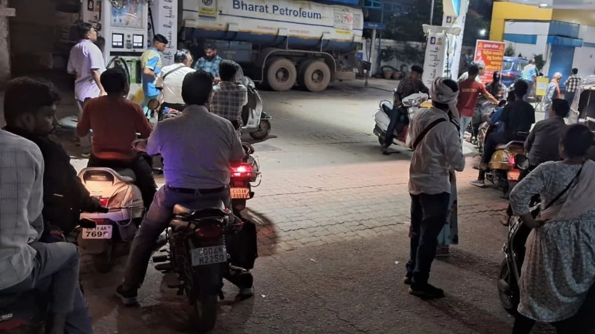 CG News: 'नो हेलमेट, नो पेट्रोल' अभियान पहले दिन ही फेल! बिना Helmet धड़ल्ले से मिला Petrol