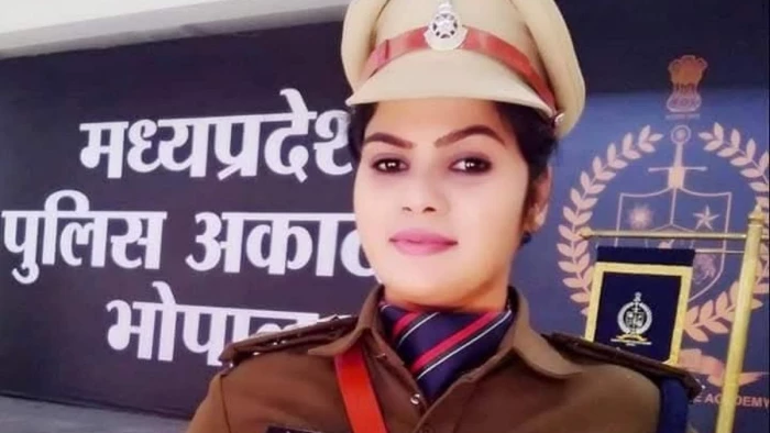 कटनी की निलंबित सीएसपी नेहा पच्चीसिया मामला, कांग्रेस पार्षद मौसूफ का नाम उछला तो हाई कोर्ट पहुंचा केस