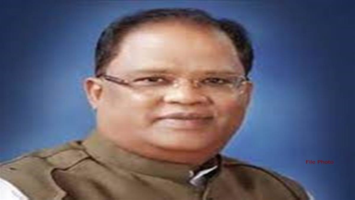 जनप्रतिनिधियों ने पहले कराई निगम की किरकिरी, फिर दबाव देख रावण दहन के लिए हुए तैयार