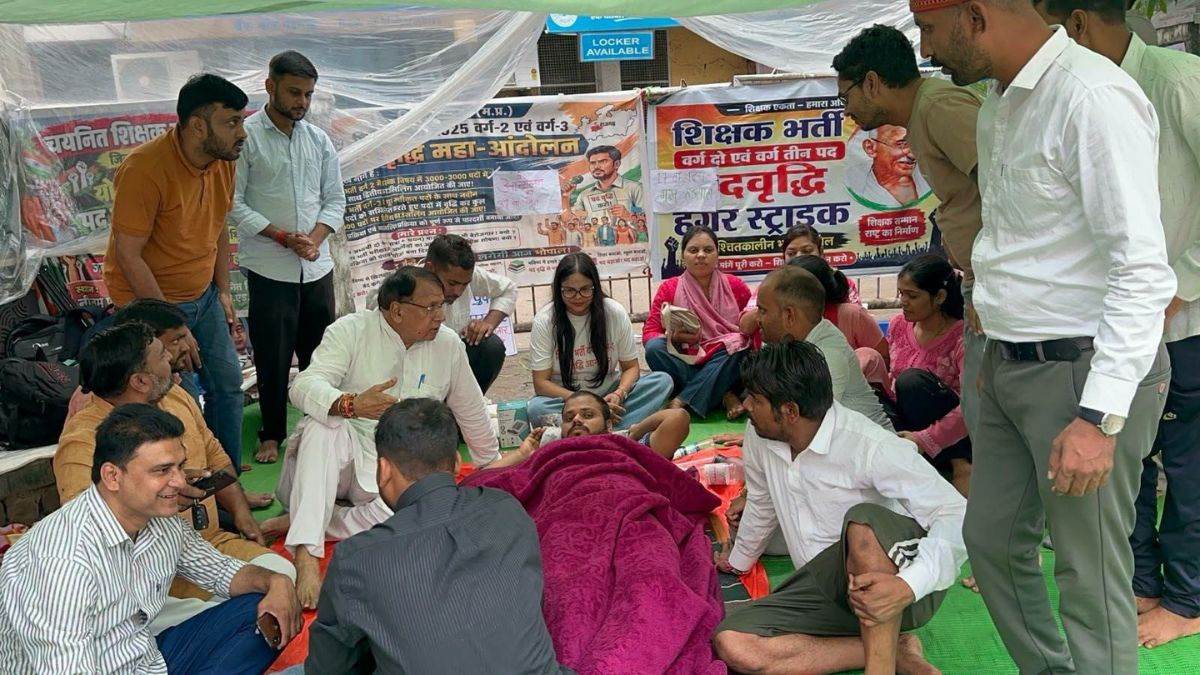 शिक्षक पद वृद्धि आंदोलन का 43वां दिन: भोपाल में पूर्व मंत्री पीसी शर्मा की भूख हड़ताल; अभ्यर्थी बोले- कुछ हुआ तो शिक्षा मंत्री जिम्मेदार