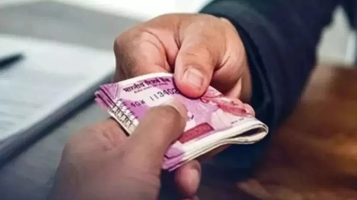 Itarsi में पोस्टमॉर्टम के लिए सफाईकर्मी पर रिश्वत मांगने का आरोप, अधीक्षक ने जारी किया नोटिस