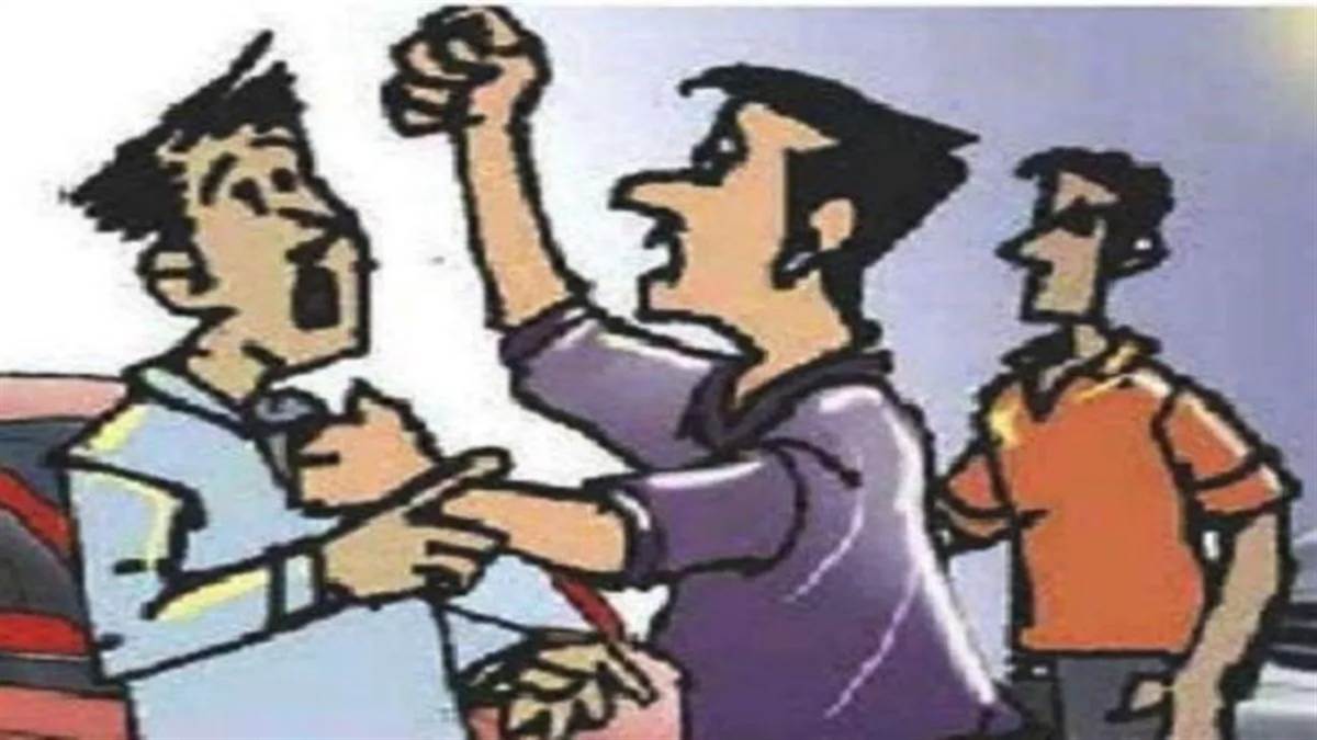 इंदौर में पटाखे फोड़ने पर पड़ोसी आपस में भिड़े, महिला-बच्चों के साथ मारपीट