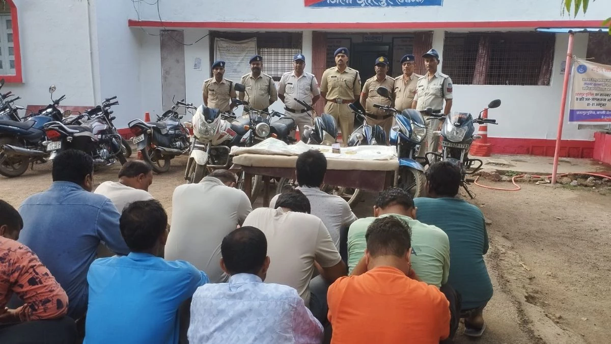 जुआ का गढ़ बना छतरपुर, शहर के धन्ना सेठों सहित अफसर तक दबोचे जा रहे