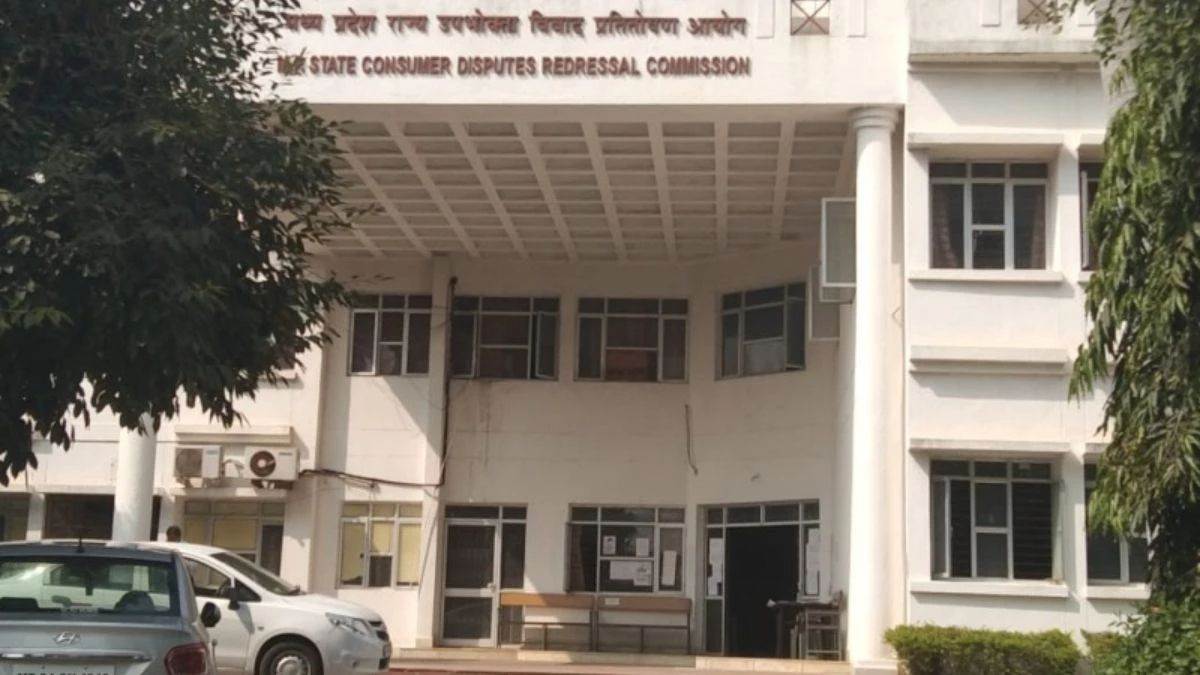 टाइफाइड को सामान्य बीमारी बताकर बीमा भुगतान से कर दिया इन्कार, अब जिला उपभोक्ता आयोग ने सुनाया ये फैसला