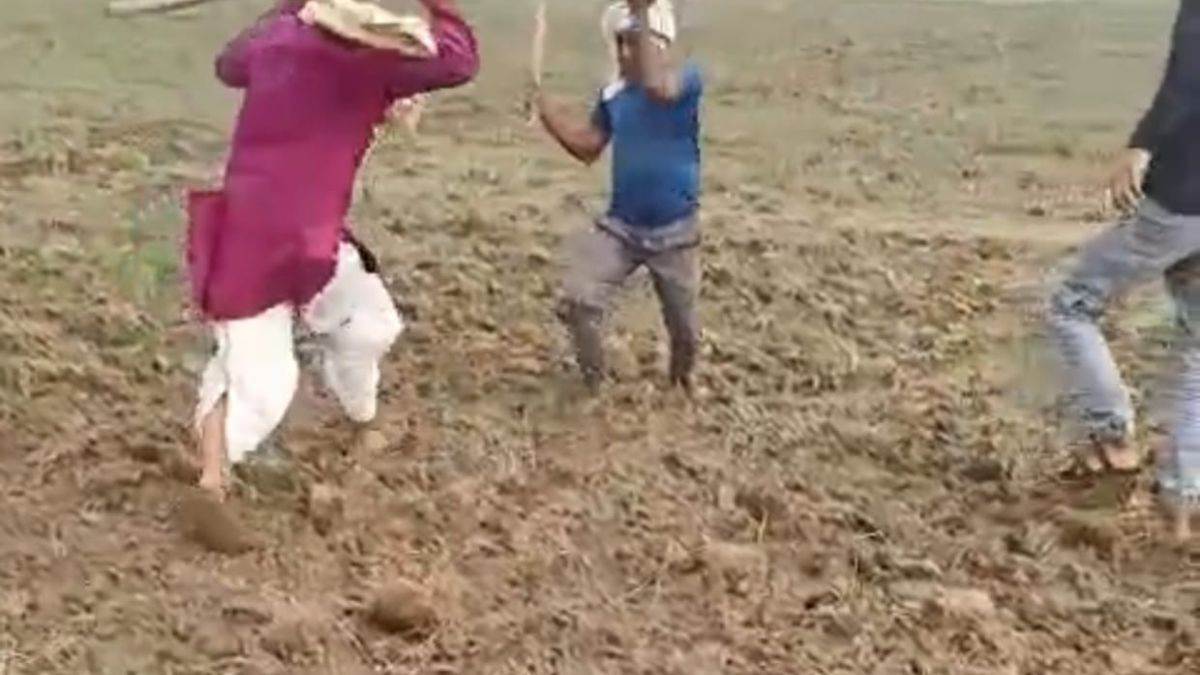 मुरैना में खेत के बैनामा को लेकर जमकर बवाल, दो पक्षों के बीच चलीं लाठियां, पांच लोग घायल