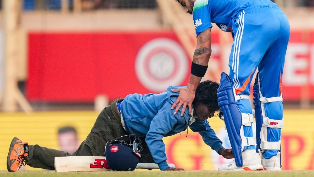 Ind vs SA : जिस फैन ने स्टेडियम में छुए Virat Kohli के पैर उसका क्या हुआ, जानिए कहां है अब?