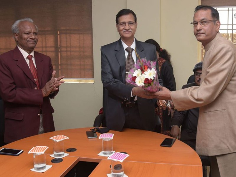 Veterinary University Jabalpur पदोन्नति मिलने से खुश प्राध्यापकों ने