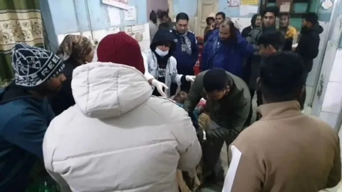 बांग्लादेश में एक और हिंदू की मौत, खोकन दास ने इलाज के दौरान तोड़ा दम, दंगाइयों ने पेट्रोल डालकर जिंदा जलाया था