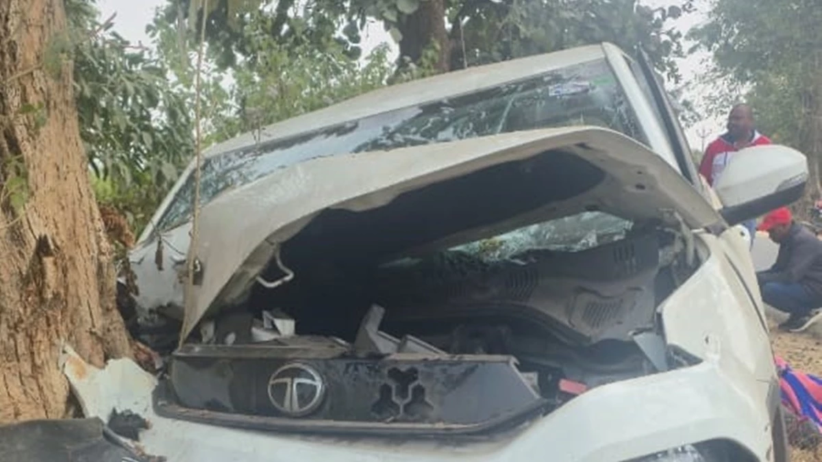 बिलासपुर में पूर्णिमा स्नान के लिए जा रहे श्रद्धालुओं की कार पेड़ से टकराई, दो की मौत