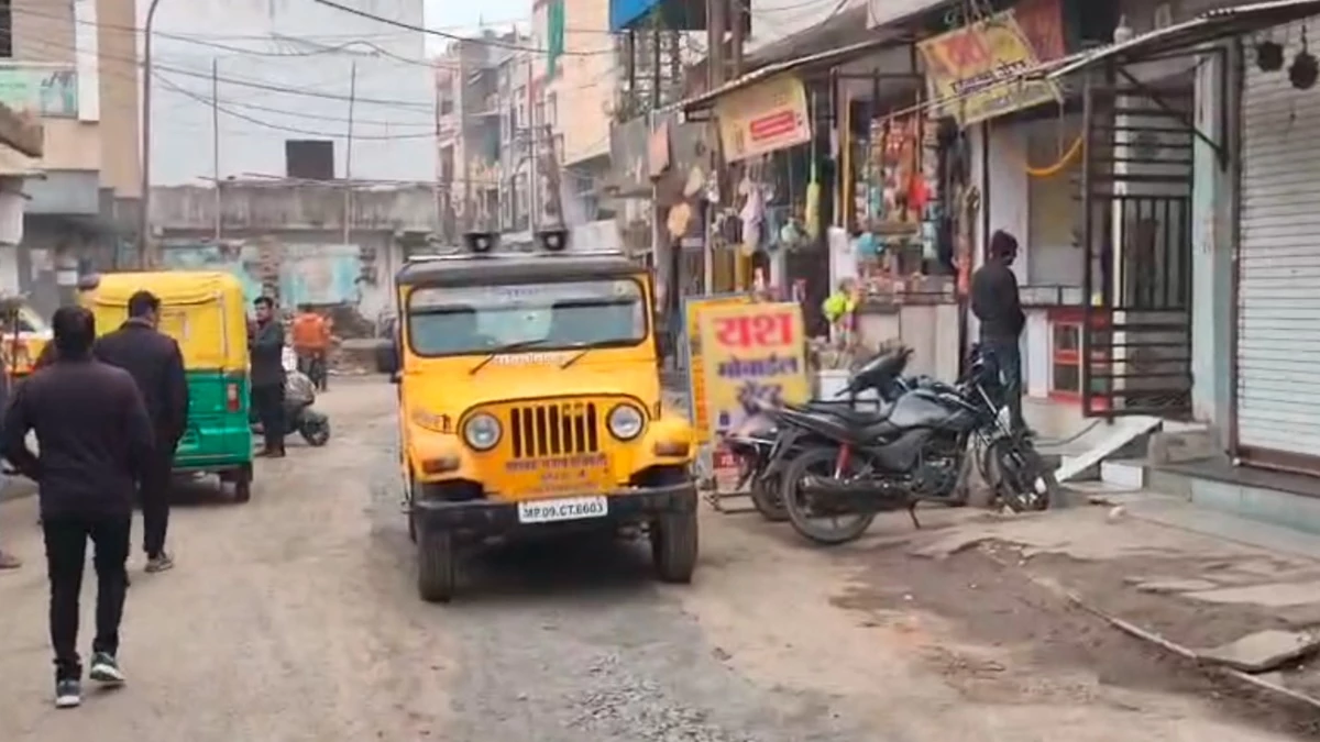 'पानी को 15 मिनट उबालने के बाद छानकर पीएं', इंदौर के भागीरथपुरा में नगर निगम करा रहा अनाउंसमेंट