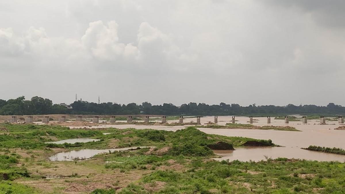 Arpa River Bilaspur: दोनों बैराज के निर्माण में देरी, ठेकेदार ने फिर जून तक मांगा समय