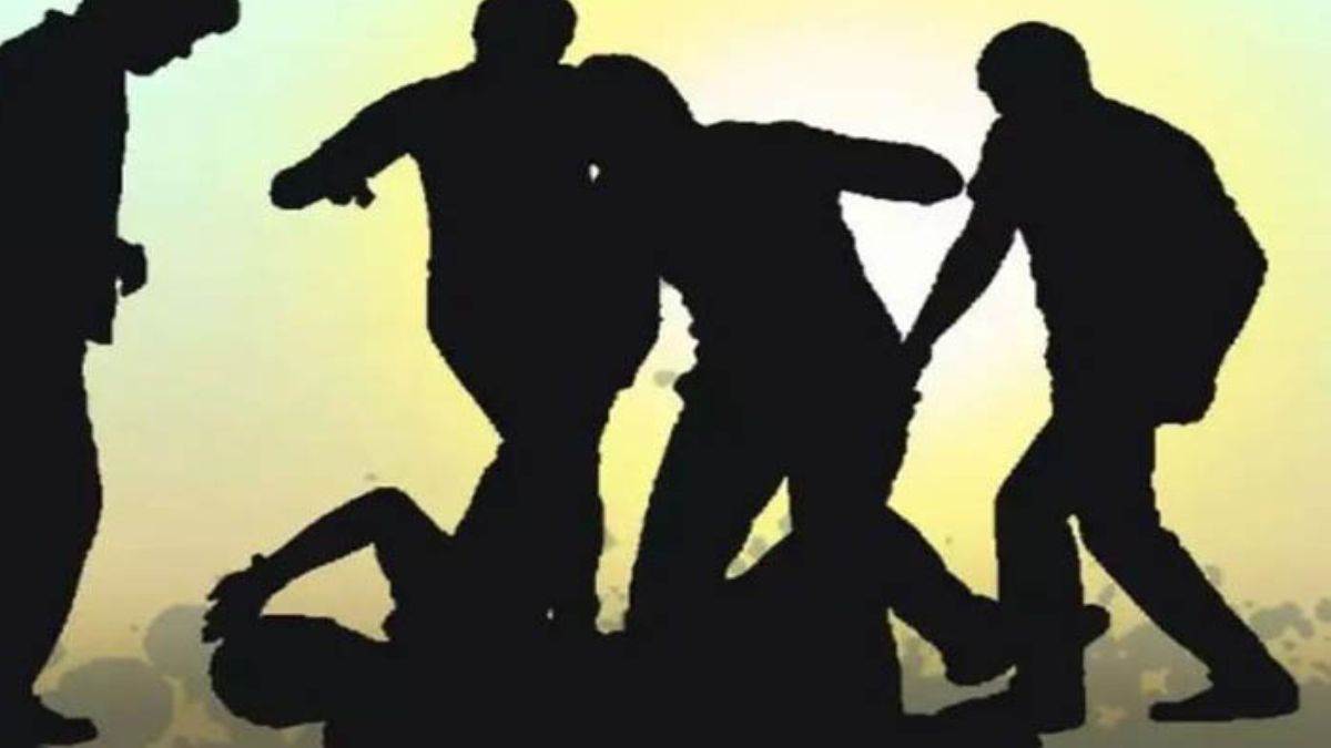 Ratlam News: कर्नाटक पुलिस युवक को उठाने आई, लोगों ने अपहरणकर्ता समझकर पीटा