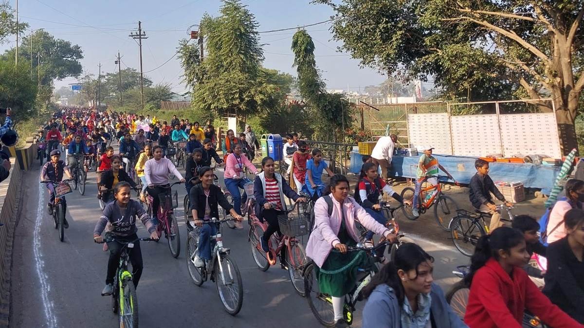 Seoni Information : पांच हजार से ज्यादा प्रतिभागियों ने दौड़ाई साइकि‍ल, बेहतर स्वास्थ्य का दिया संदेश