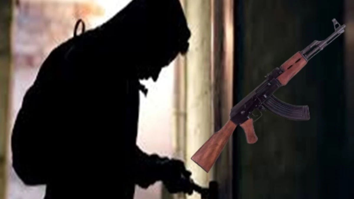 अंबिकापुर में कांस्टेबल के घर से AK-47 और 90 कारतूस के साथ सोने-चांदी के जेवर हुए चोरी