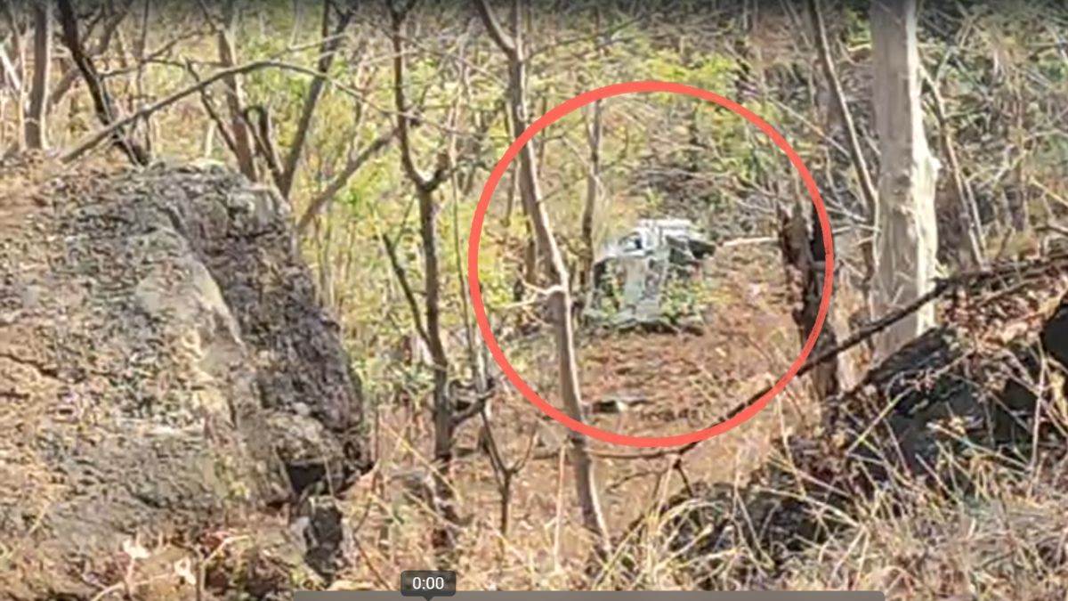 बड़वानी में मरीज को हॉस्पिटल छोड़कर आ रहे लोगों की कार खाई में गिरी, दो की मौत