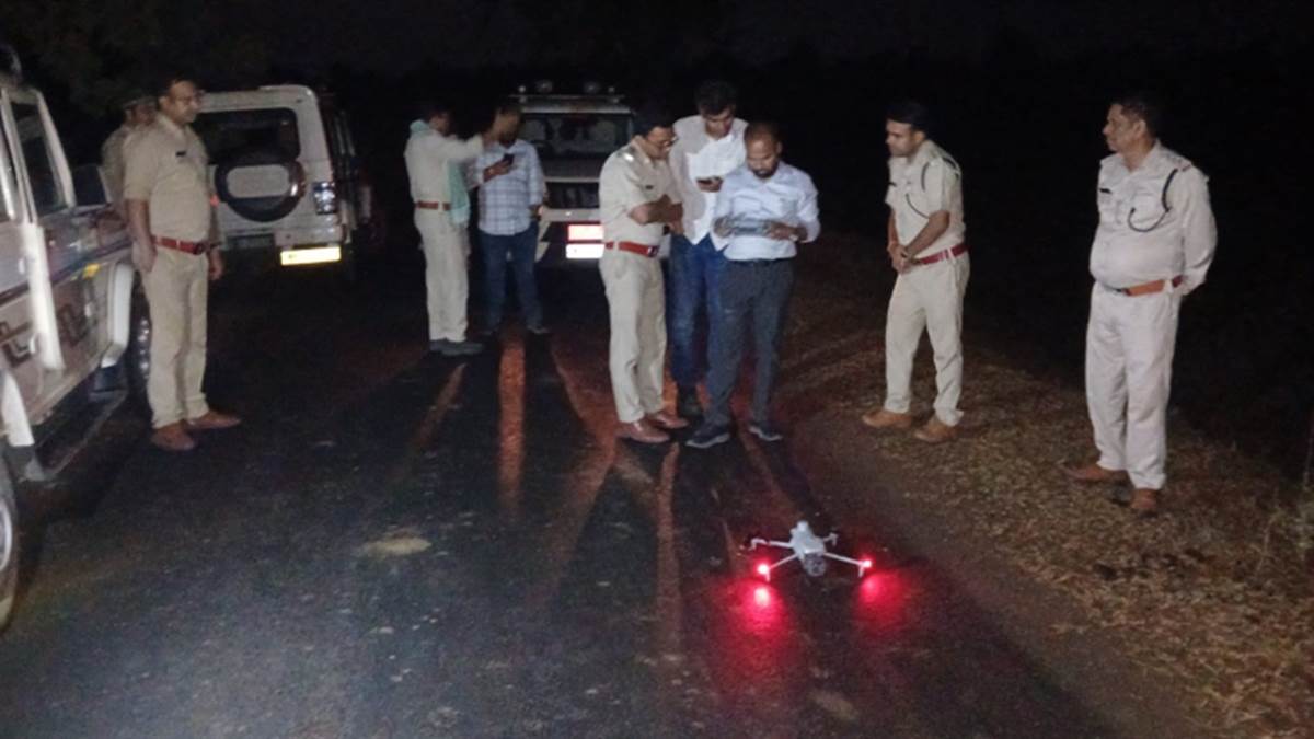 अनूपपुर में नाइट विजन यानी इंफ्रारेड ड्रोन से रखी जा रही हाथियों के मूवमेंट पर नजर