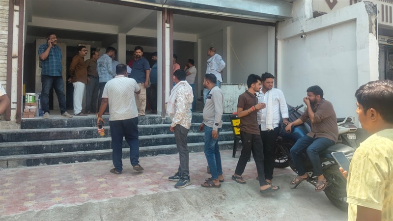 नरसिंहपुर में अष्टांग चिकित्सालय चौराहे पर शराब ठेके का विरोध तेज, रहवासियों ने दी आंदोलन की चेतावनी