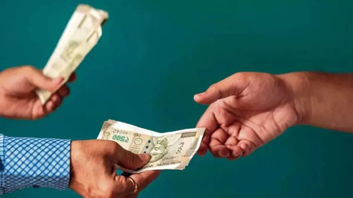 Indore Lokayukta: आंगनबाड़ी बच्चों के मध्याह्न भोजन की राशि स्वीकृत करने के बदले मांगी 4000 रुपए की रिश्वत, लोकायुक्त ने रंगे हाथ पकड़ा