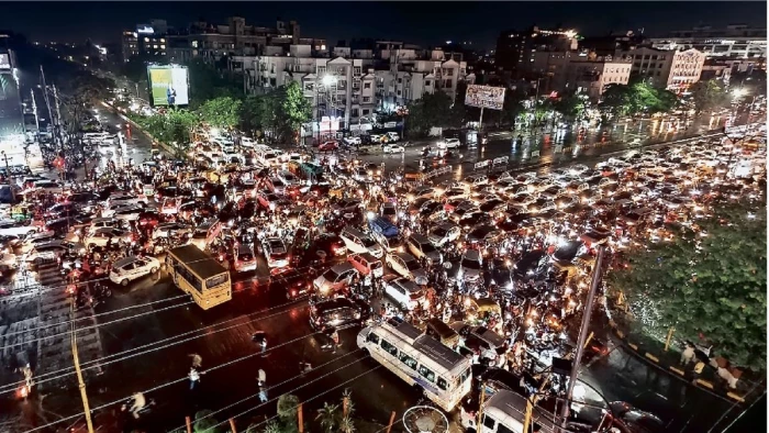 इंदौर में मात्र 63 मिमी वर्षा ने उतारा निगम का ‘पानी’, लोग बहे, ट्रैफिक जाम हुआ, तब इंतजामों की आई याद
