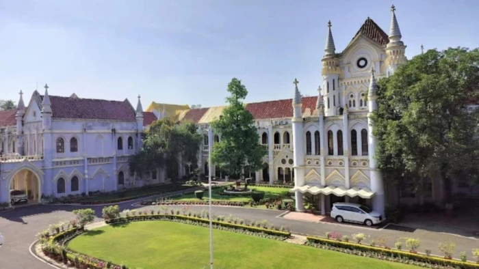 हाई कोर्ट ने कहा- विवादित वसीयत के आधार पर नामांतरण नहीं कर सकते राजस्व अधिकारी