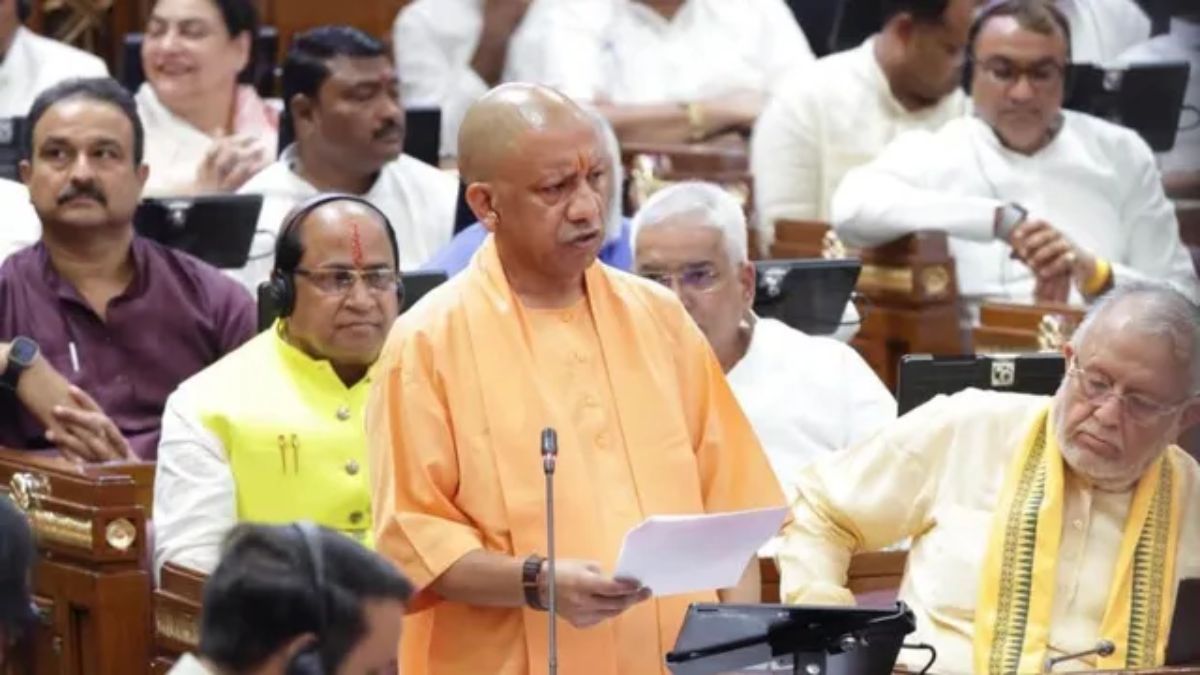 यूपी विधानसभा के मानसून सत्र की शुरुआत हंगामे के साथ, राम मंदिर चढ़ावा और NEET पेपर लीक पर विपक्ष का प्रदर्शन