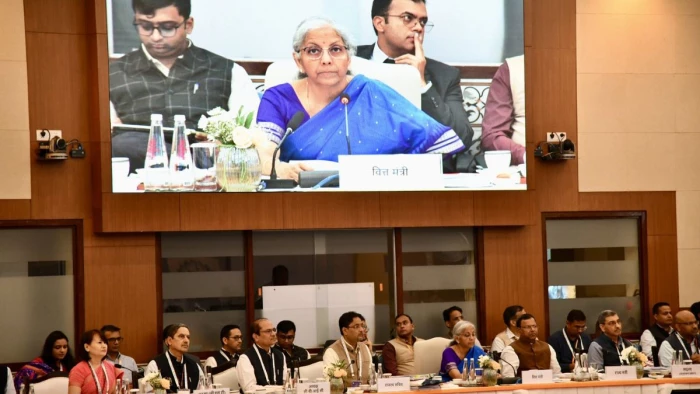 GST Council 56th Meeting: टूथपेस्ट-शैंपू से लेकर कार-बाइक तक हो जाएंगे सस्ते! Tax स्लैब में भी बड़े बदलाव संभव