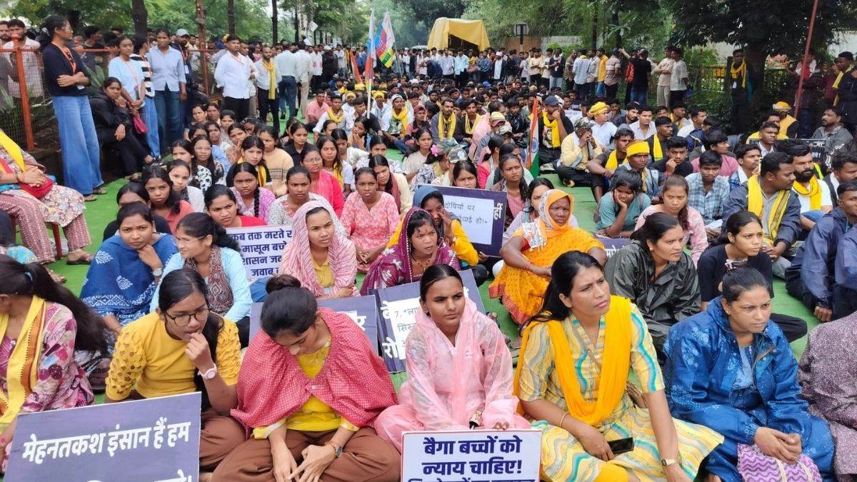MP के बालाघाट में बैगा बच्चों की मौत पर फूटा आक्रोश, बंद रहा जिले का चारोंघूंट क्षेत्र