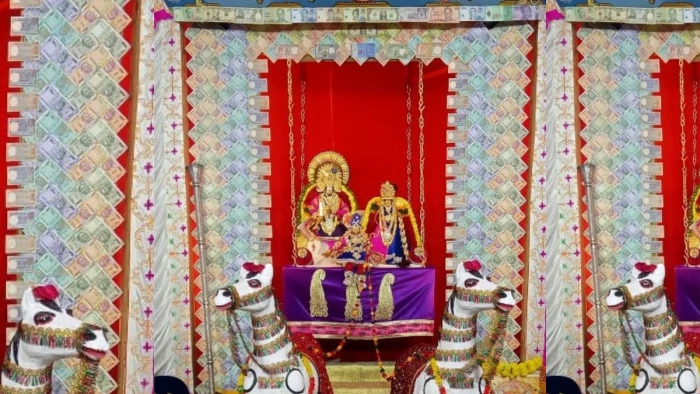 पर्दा लगाने से नहीं हुए भगवान के दर्शन, टूटा नियम तो शाजापुर में श्रद्धालु ने खुद के लिए बनवाया मंदिर