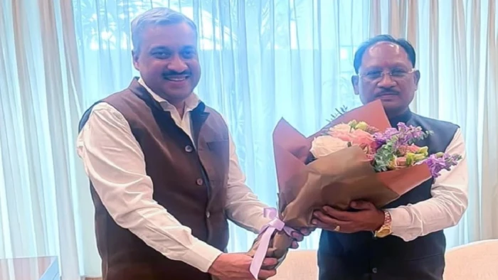 सीएम साय पहुंचे सिंगापुर, फाेरम, राॅउंडटेबल में निवेशकों को बताएंगे छत्तीसगढ़ में निवेश की संभावनाएं
