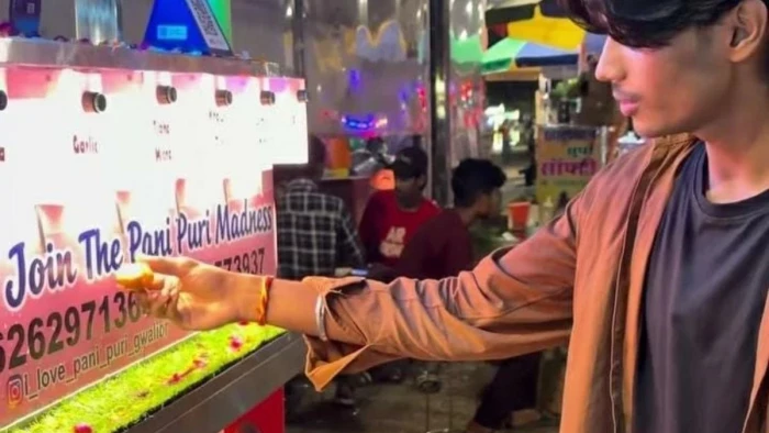 'आई लव पानी पुरी ग्वालियर' में लगा सेंसर का तड़का, एक ही स्टॉल पर लीजिए 6 तरह का स्वाद