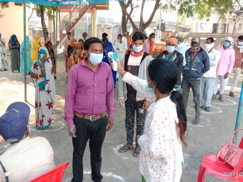 Badnawar ByElections Voting 2020 बदनावर में मतदान जारी, कोरोना को